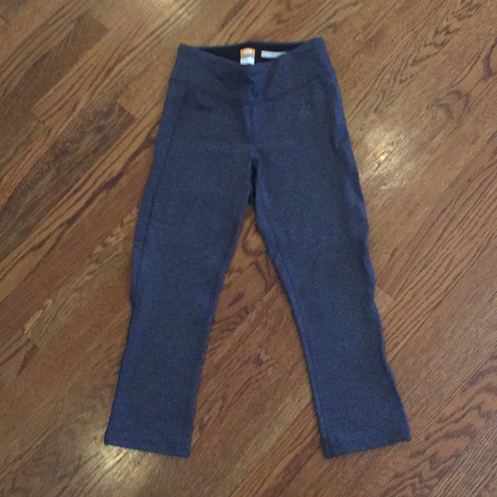 Lucy Perfect Core collection Capri Solid Legging